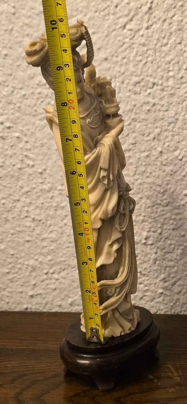Statuette: Asiatische Figur, 25 cm – Usato da Rheinsulz venduto da Dred 4