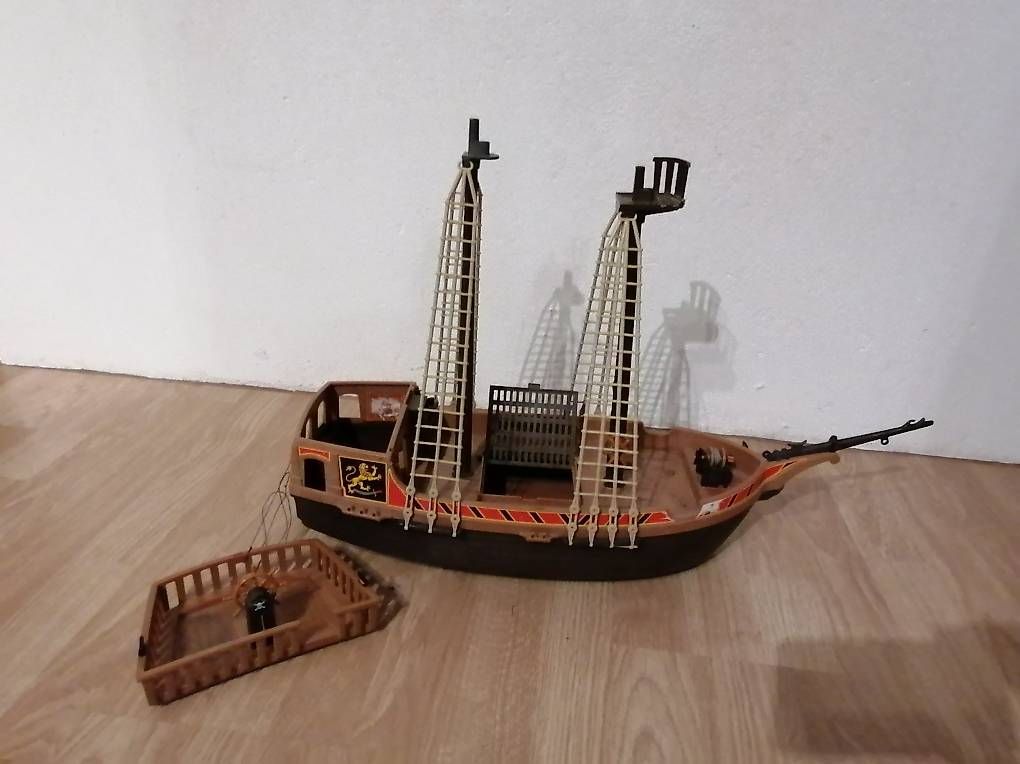 Bateaux: Bateau avec 6 pirates – D'occasion à Onex par choupeetchoupi 3