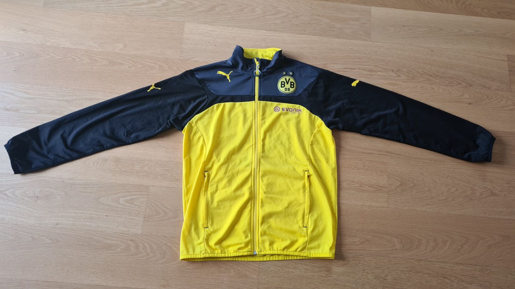 Puma Giacche: BVB Borussia Dortmund PUMA Trainingsjacke Jacke – Usato da Winterthur venduto da stufaphi 1
