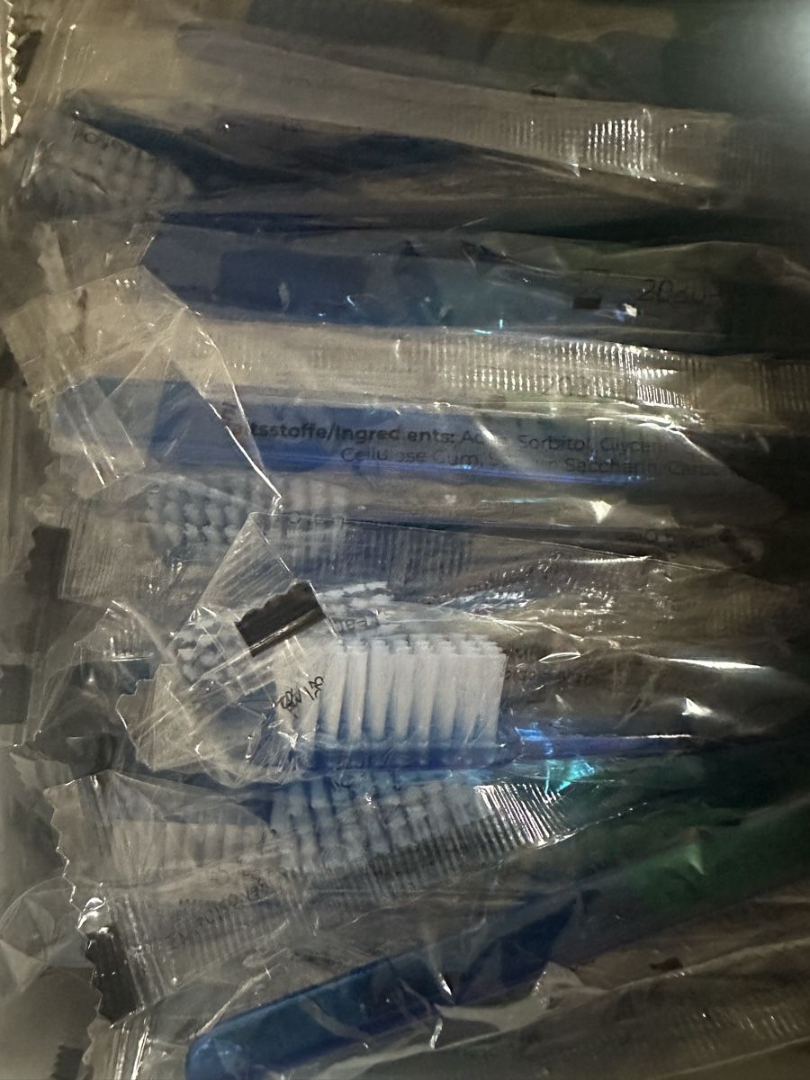 Cura dei denti: Einweg Zahnbürsten einzeln verpackt mit Zahnpasta – Nuovo (secondo la descrizione) da Niederlenz venduto da Nici6 1
