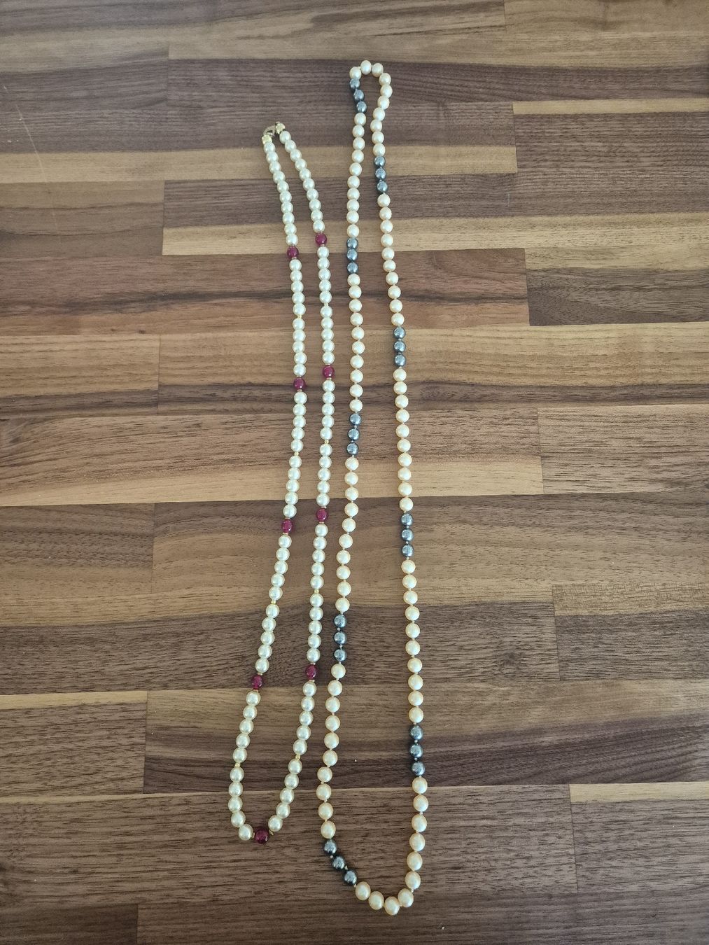 Colliers: Zwei lange Perlenketten Modeschmuck – D'occasion à Schlieren par nat_76vd