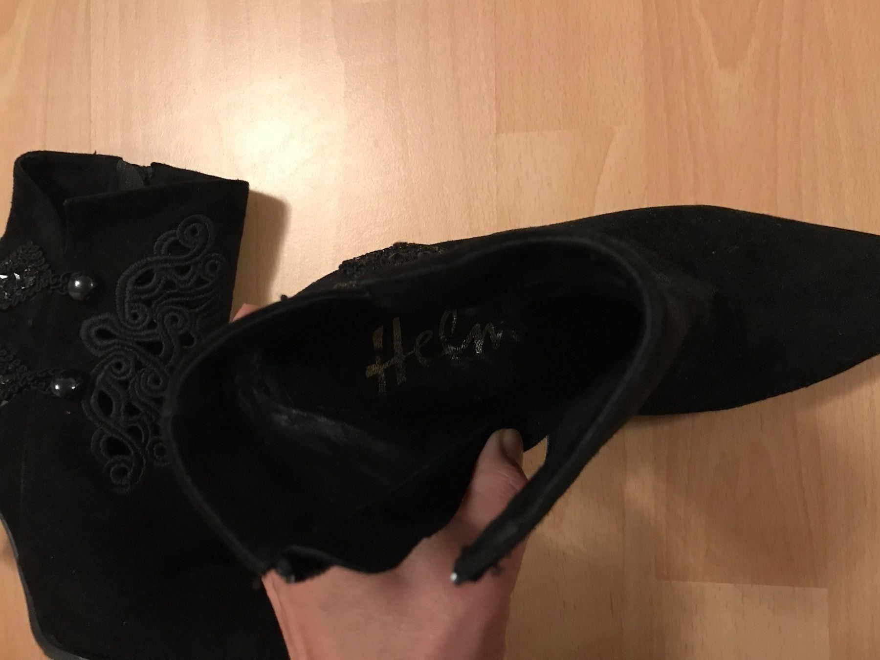Scarpe da donna: Schwarze Leder-Stiefeletten, Gr. 36.5 – Nuovo (secondo la descrizione) da Hünenberg See venduto da spartakus02 4