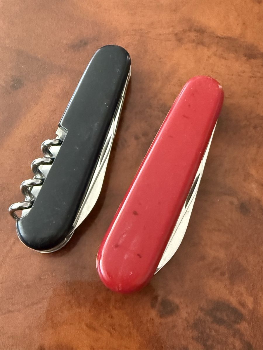 Victorinox Couteaux de poche: 2 Victorinox  – D'occasion à Pratteln par belita03 1