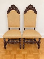 Chaises anciennes sculptées style Renaissance victorienne