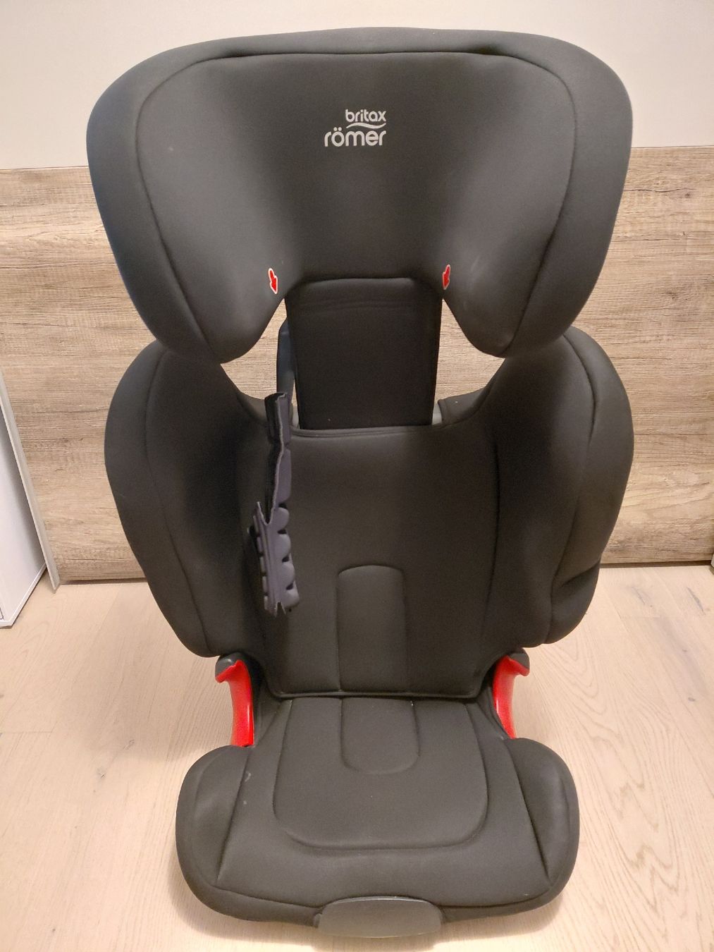 Britax Römer Sièges auto: Römer Kidfix Kindersitz – D'occasion à Oberuzwil par adrian.ryffel