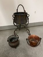 Kupfer Kessel mit Gestell (Tessin) und 2x Kupfer-Kessel