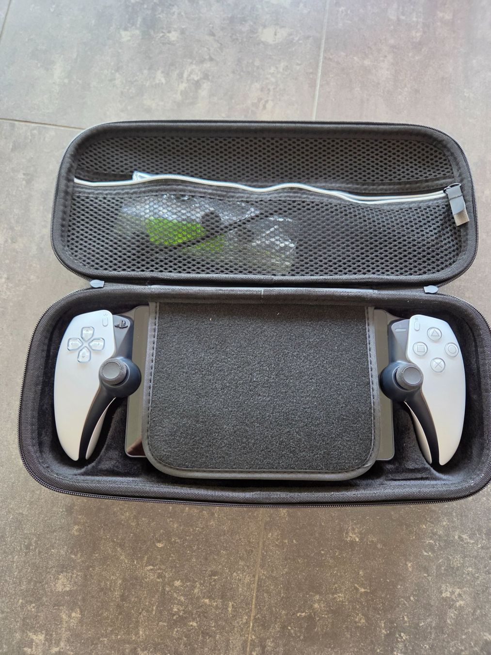 Sony Konsolen: PS Portal mit Case – Gebraucht aus Schlierbach von eri_yc8n 1