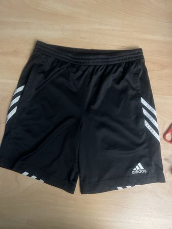 Sport Shorts Adidas Schwarz Gr.158guter Zustand