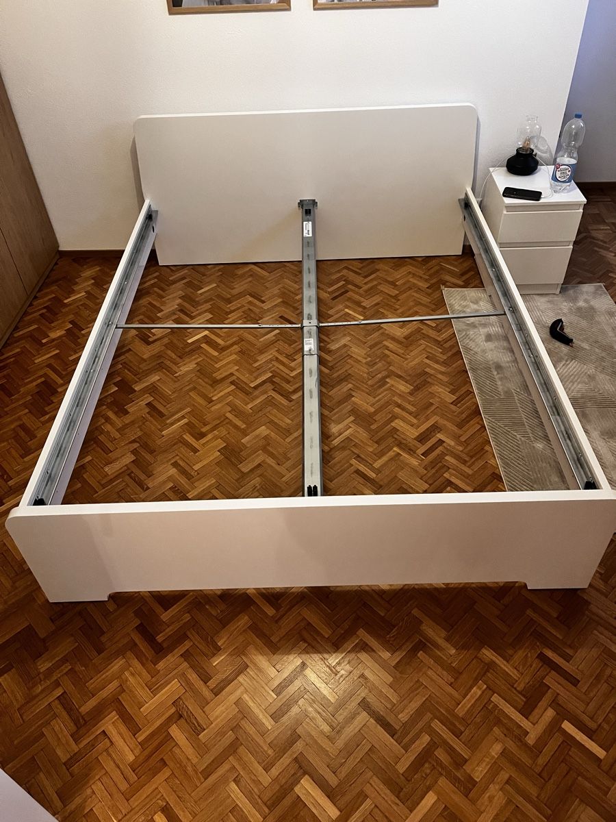 Ikea Lits: White Bed Frame Double Size good condition – D'occasion à Giffers par tom_8j2k 2