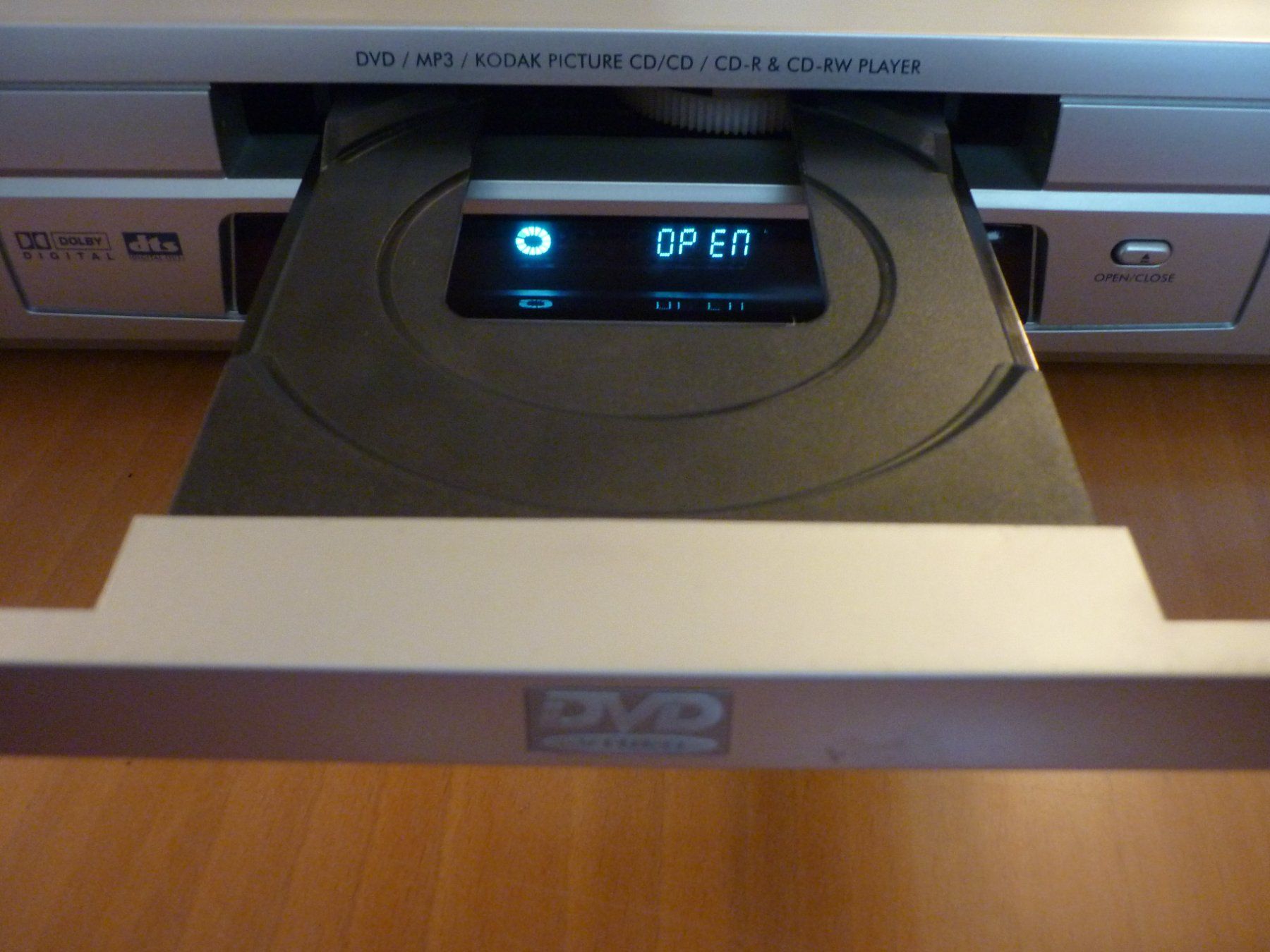 Alle DVDs: United DVD 3151 DVD-Player Silber – Gebraucht aus Zürich von gallienus 3