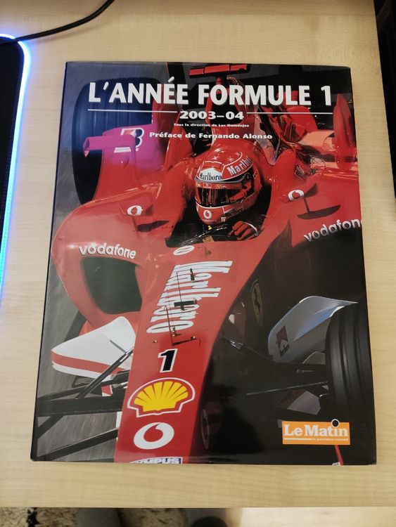 Livre L'Année Formule 1 2001-2002 - État Très Bon - J41