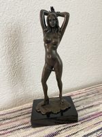 Bronze, Frau mit schöner erotischer Ausstrahlung. Alt, Rar