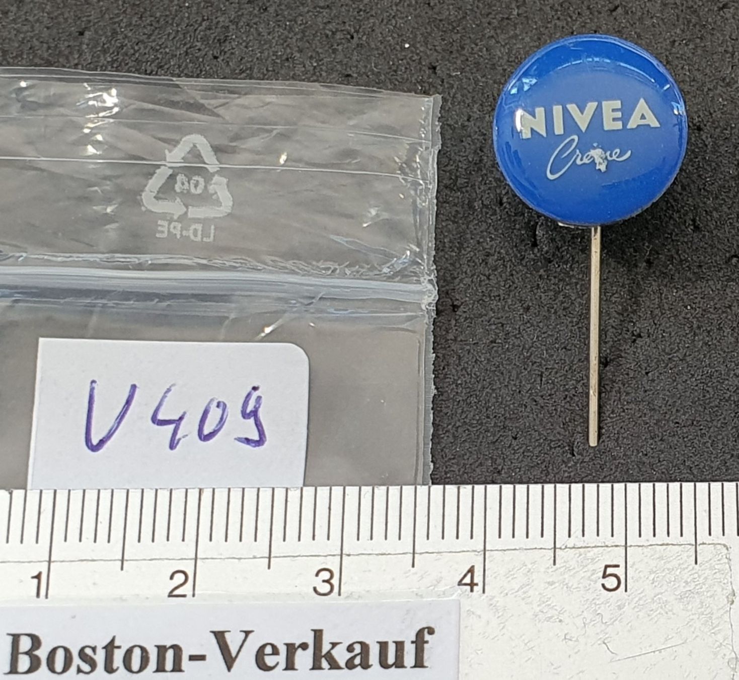 Cura del viso: V409 - Alte Werbe Nadel NIVEA Creme – Usato da Reinach BL venduto da Boston-Verkauf 3