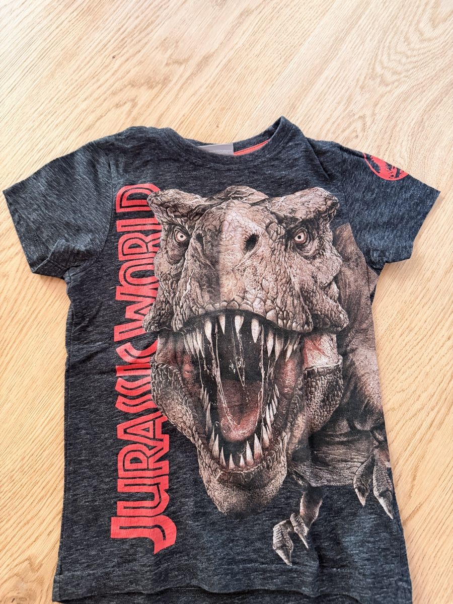 Lotti & Set di vestiti: Dino Kleiderset 128 – Usato da Nänikon venduto da broug 4