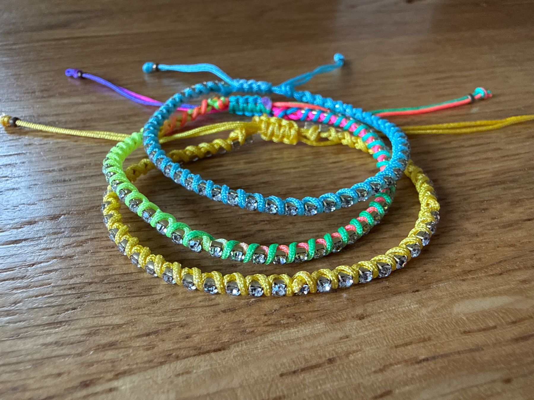 Bracciali & Braccialetti: 3 neue Armbänder mit Strass - Einheitsgrösse – Nuovo (secondo la descrizione) da Basel venduto da jetzt-wird-gemistet 4