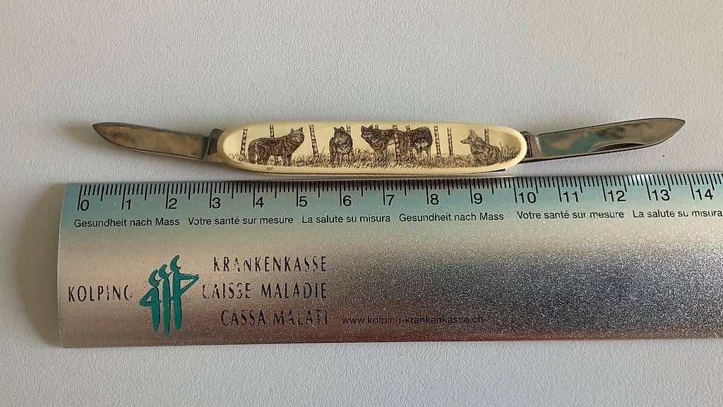 Couteaux de poche: Sammlermesser mit Gravur  – D'occasion à Baar par Excalibur640