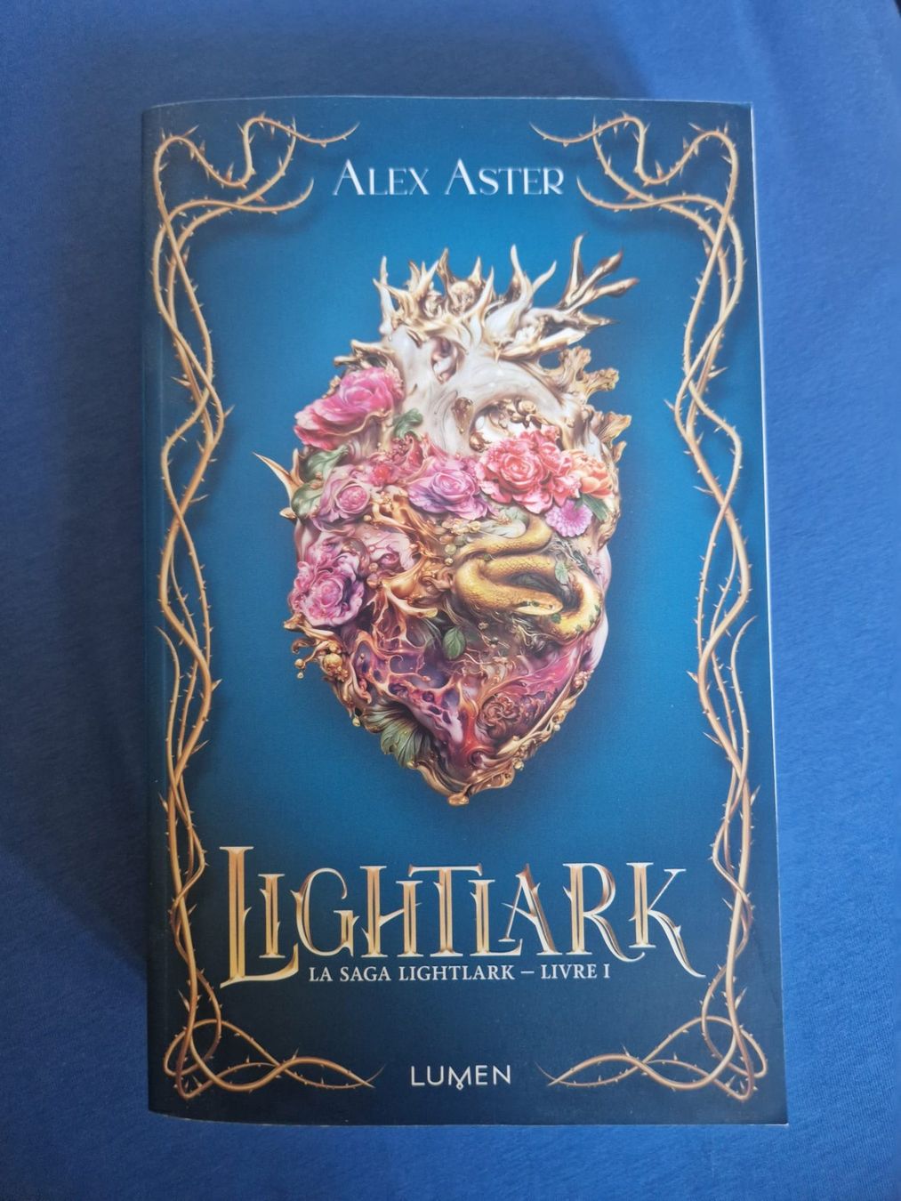 Libri: Lightlark Tome 1 - Alex Aster – Usato da Palézieux-Village venduto da oce_yc95