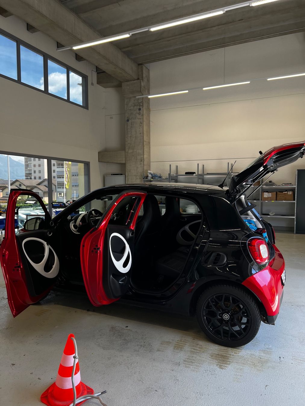 Smart Automobili: Smart Forfour 0.9 Turbo – Usato da Zug venduto da Welcome22 1