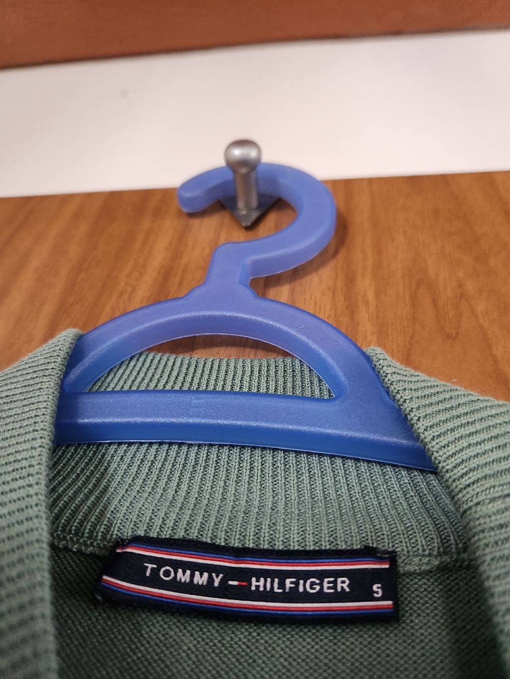 Tommy Hilfiger Maglioni & Felpe: Pull Tommy Hilfiger col montant vert taille S coton – Usato da Niedergösgen venduto da Eva2410 4