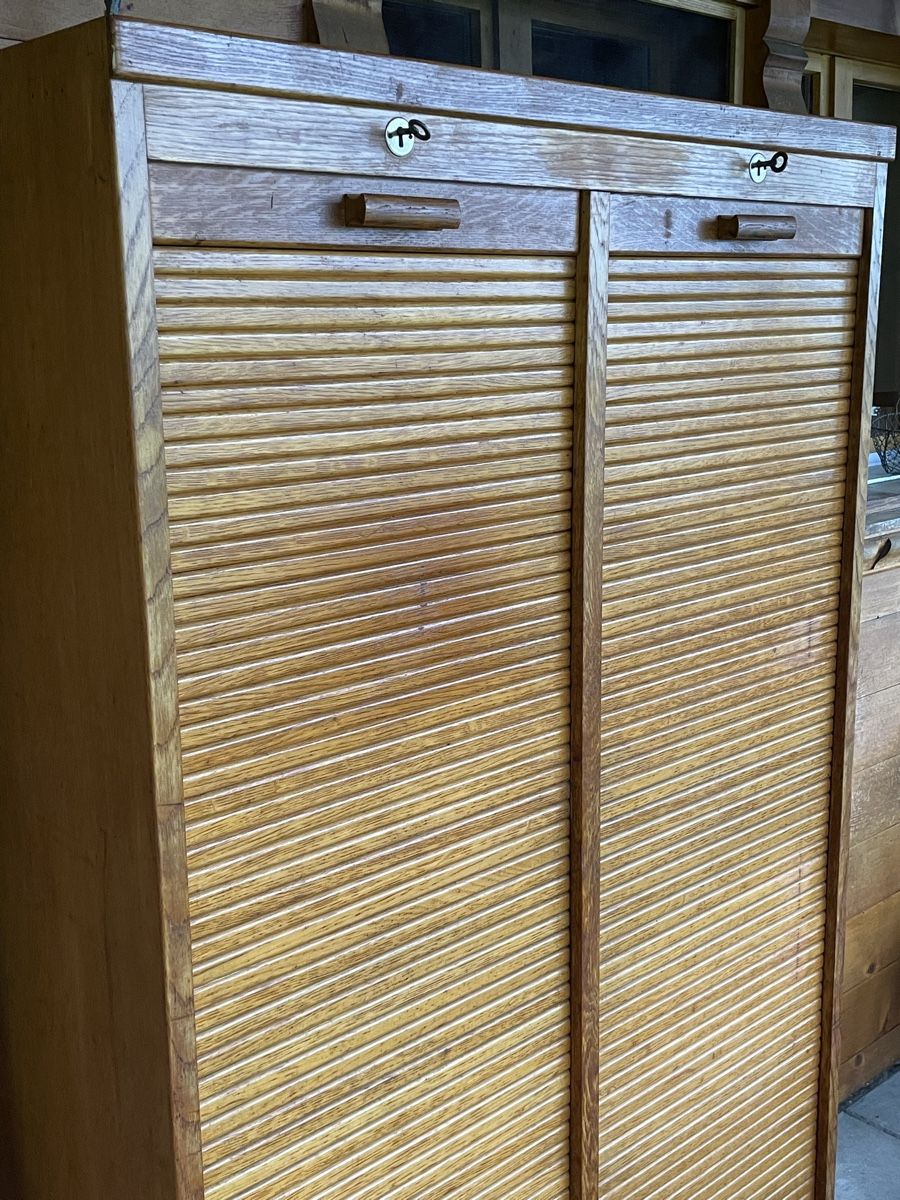 Armadi: Rollladenschrank – Usato da Brienz BE venduto da hansimmerguet