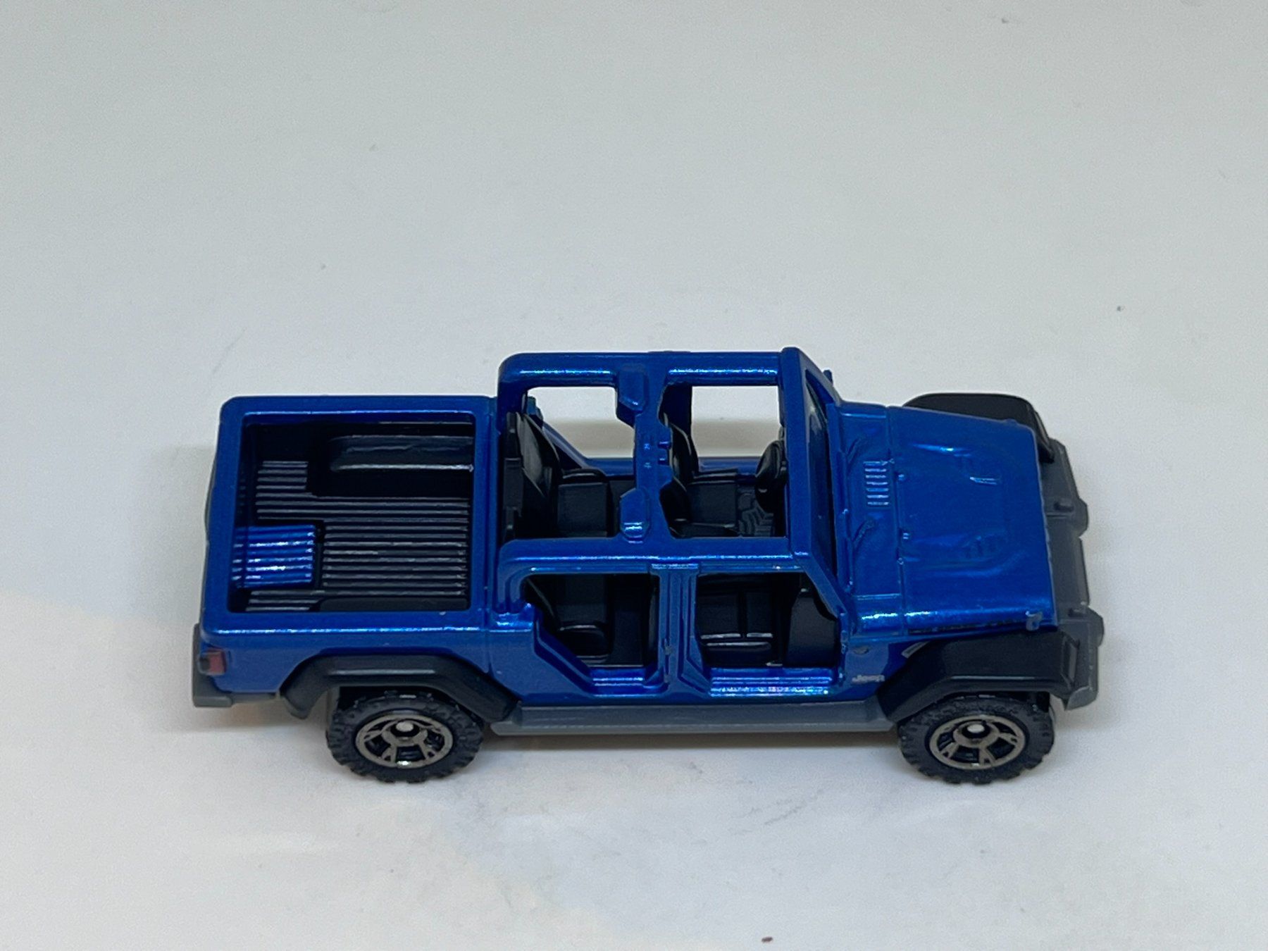 Matchbox Modellini d'auto: Matchbox '20 Jeep Gladiator #766 – Usato da Wildegg venduto da LaaBoutique 1