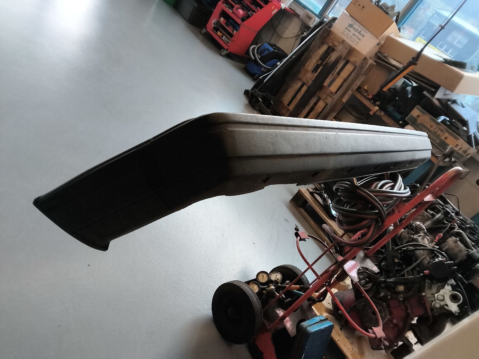 Volvo Tutti pezzi di ricambio auto: Stossstange Volvo 940 oder 740 ab 1990 – Usato da Ormalingen venduto da Adi811 2