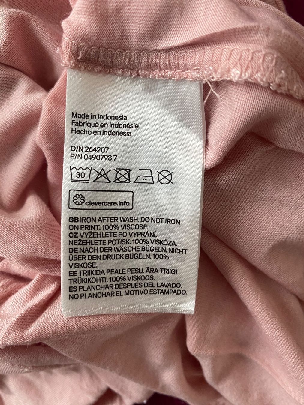 T-Shirts: Kurzes Shirt mit Druck Gr S – Gebraucht aus Schönenberg ZH von Pfupfli1 4