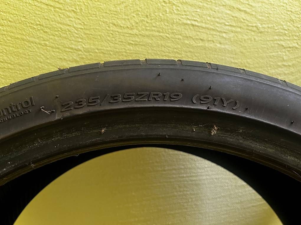 Sonstiges Schreiben & Zeichnen: 235/35 R19 – Gebraucht aus Lostallo von nan_2cqk 2