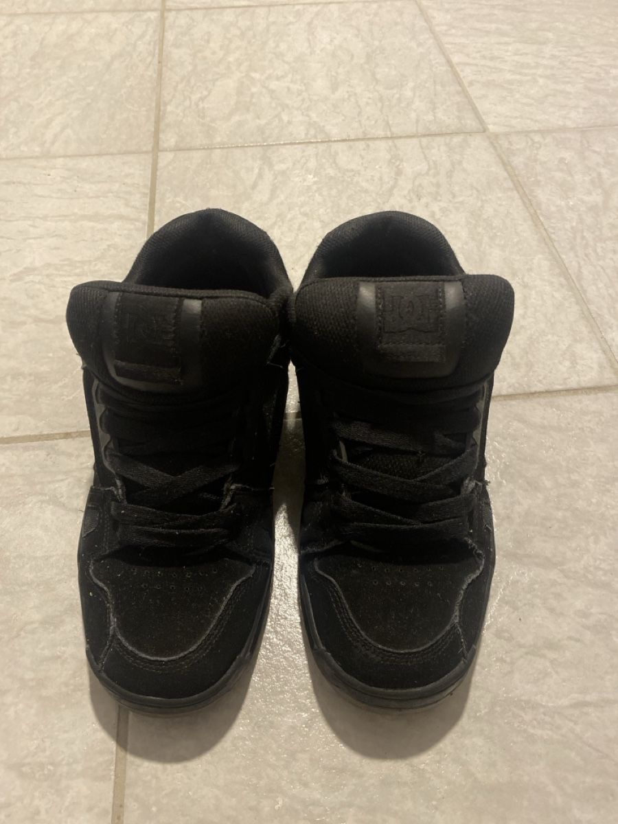 Chaussures hommes: Schuhe DC Gr 43 – D'occasion à Wangen b. Olten par janfon