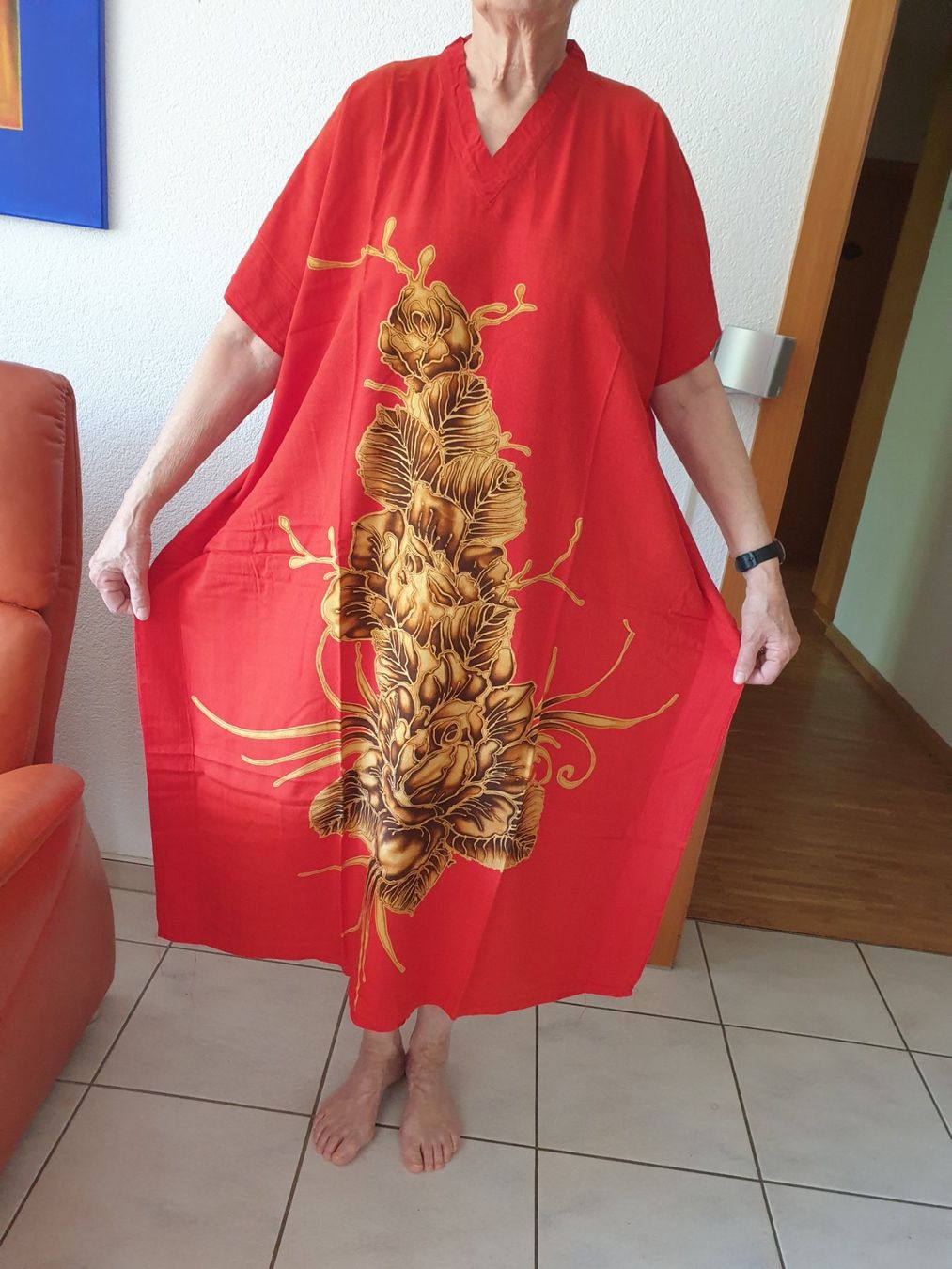 Kleider: Rotes Sommerkleid aus Malaysien – Gebraucht aus kaiseraugst von Yohe 3