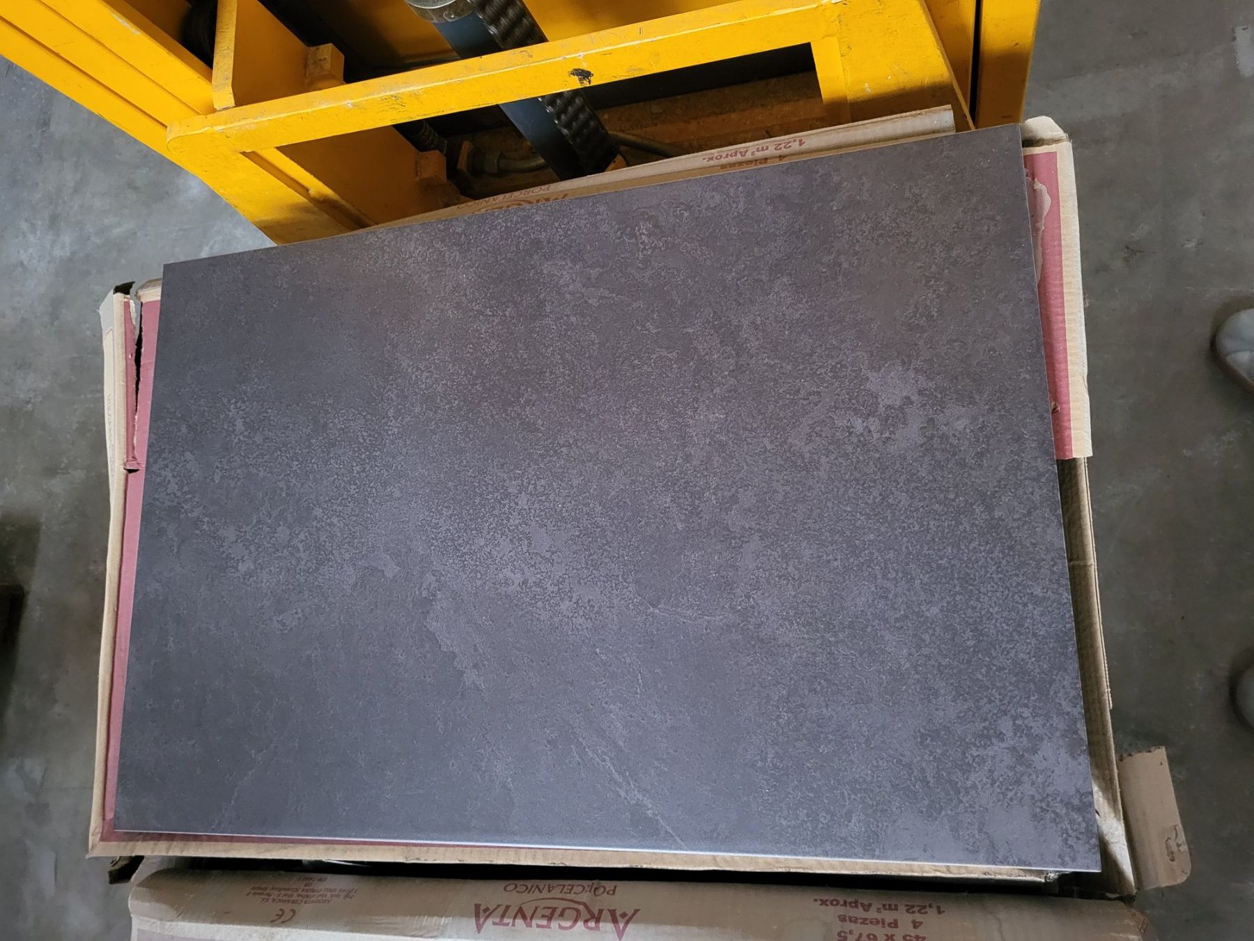 Rivestimenti per pavimenti: Argenta Vulcano Marengo 45 x 67.5 cm – Nuovo e nell'imballaggio originale da Diessenhofen venduto da Osio 2