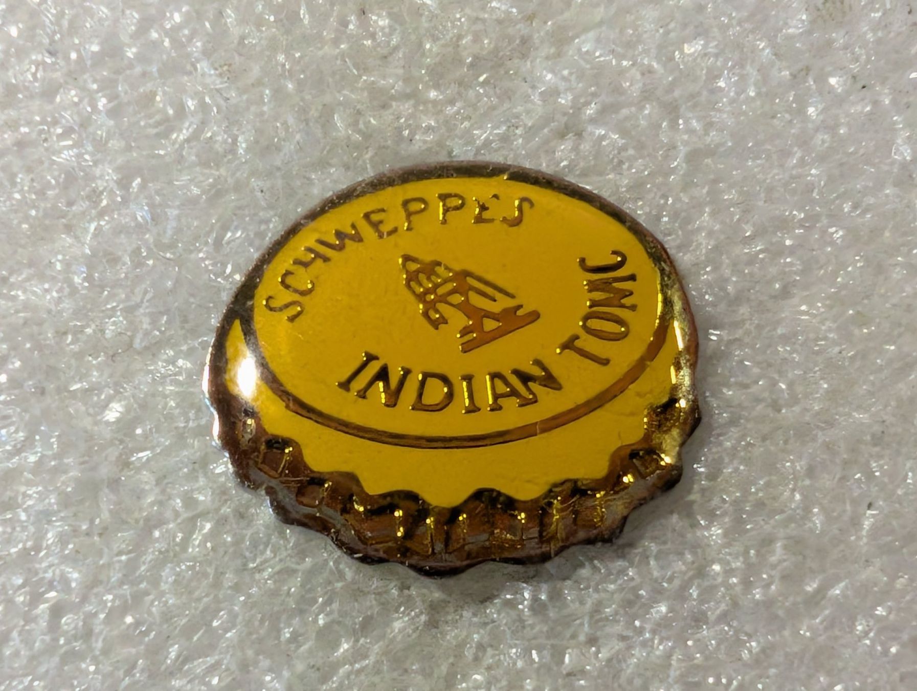 Placchette & Badge: Ansteckpin 124: Schweppe's Indian Tonic – Usato da Oppligen venduto da Pin-Fall-Shop