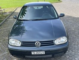 VW Golf 4Motion 2001 mit 8-fach Bereifung und Standheizung