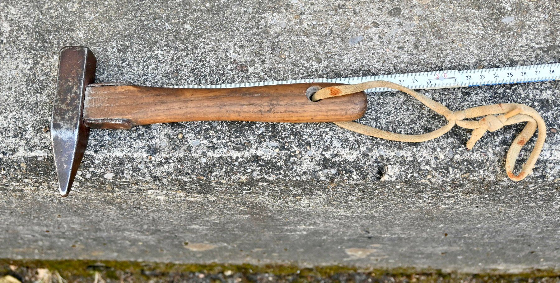 Tutti gli attrezzi: alter Kletterhammer m SCHNUR – Usato da Pfaffhausen venduto da mono_rec 1