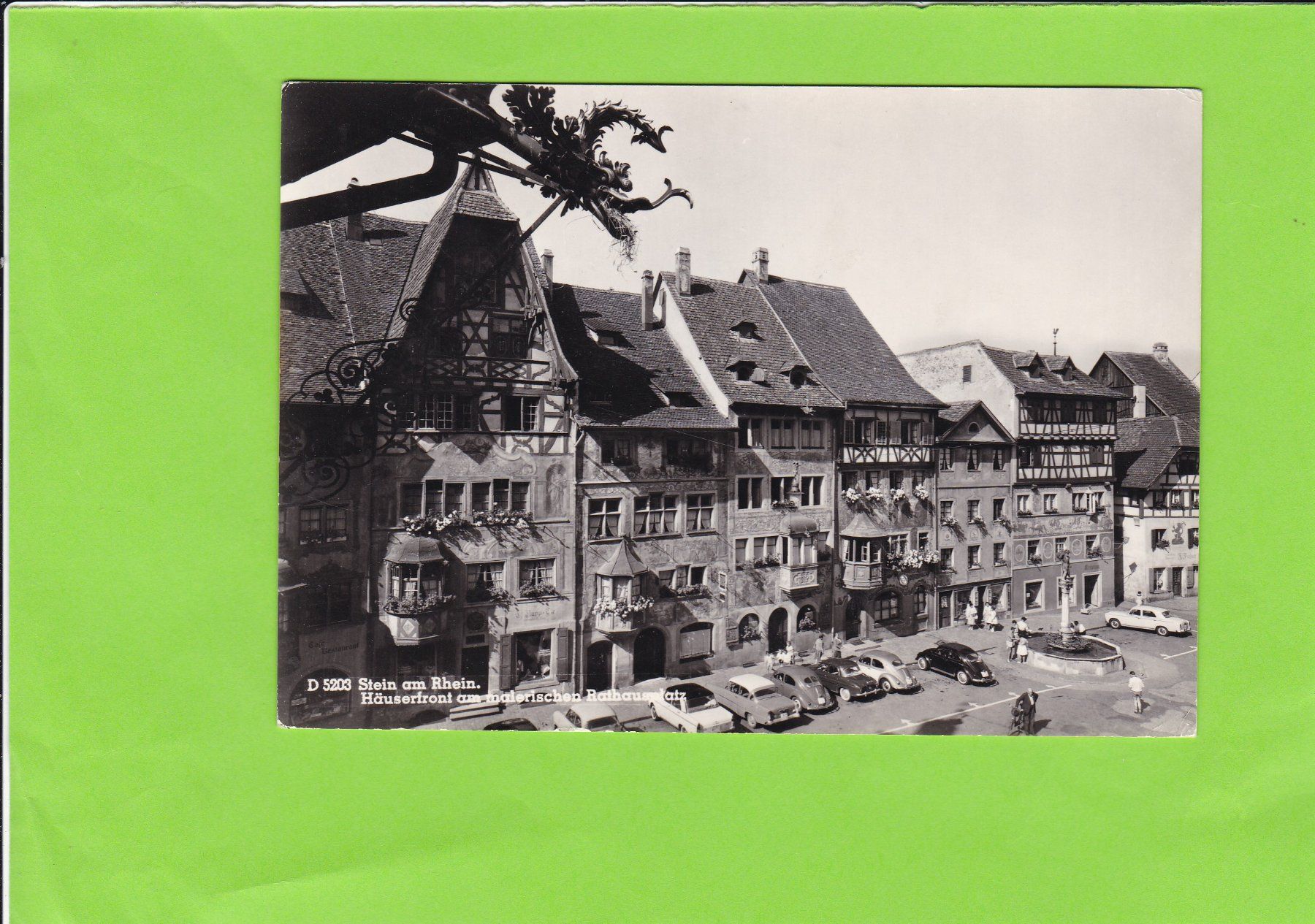 Cartoline postali: Stein am Rhein-Häuserfront-Parkplatz-Oldtimer – Usato da St. Peterzell venduto da neckertal
