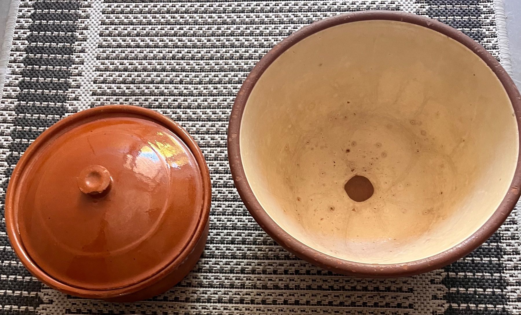 Pentole: Römertopf und schöne Teigschüssel gebraucht – Usato da Luzern venduto da Nora1417