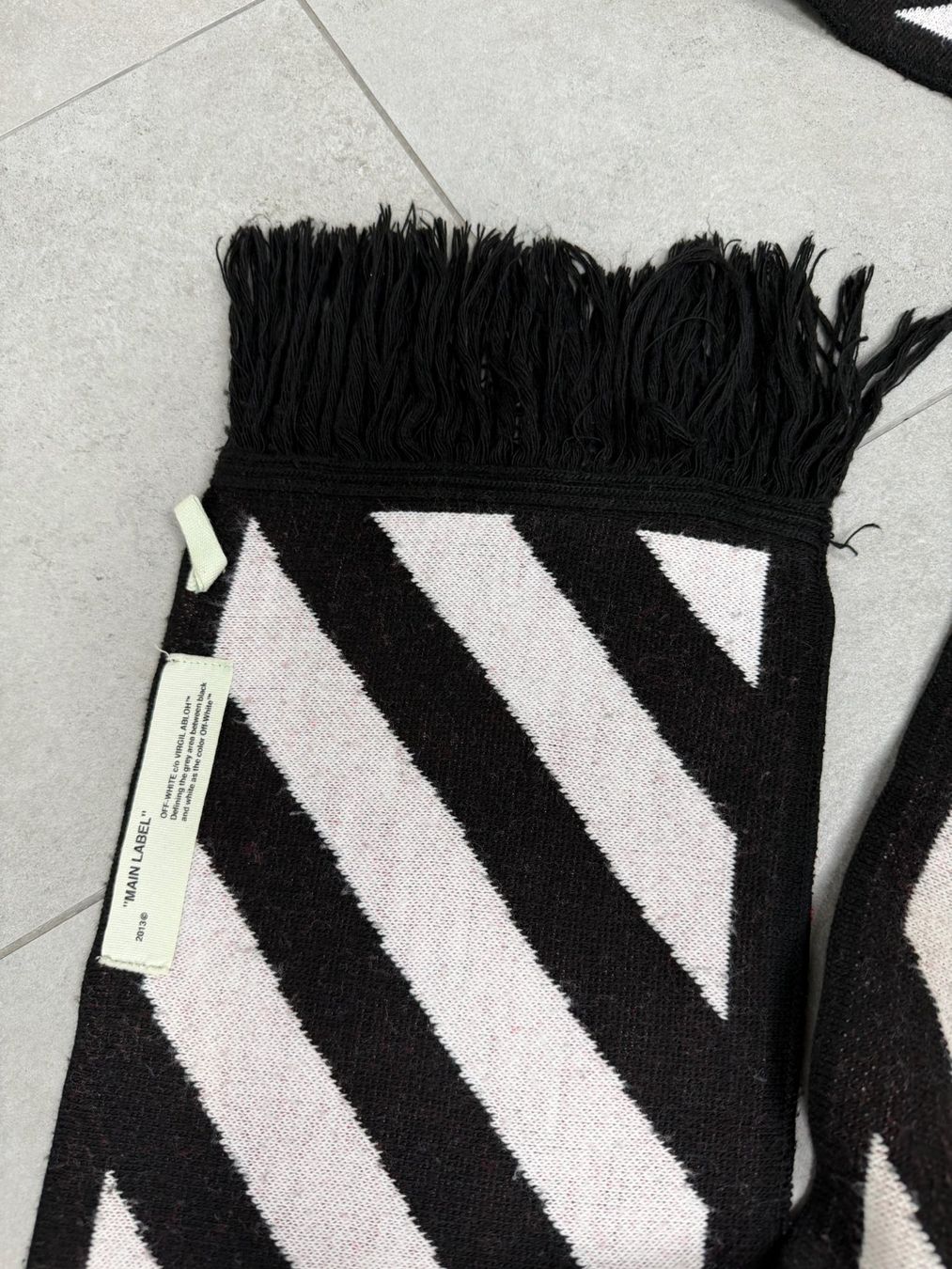 Off-White Foulard & Sciarpe: Off-White Scarf – Usato da Biel/Bienne venduto da sami0788480082 2