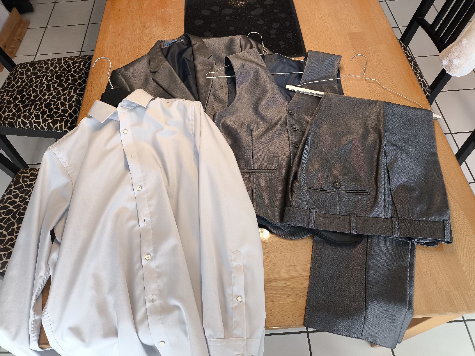 C&A Completi: Anzug Herren Gr.48 – Nuovo (secondo la descrizione) da Burgdorf venduto da Ropajesi