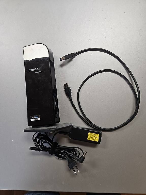 Docking station: Toshiba Docking Station – Usato da Pratval venduto da hirschi.silas 2