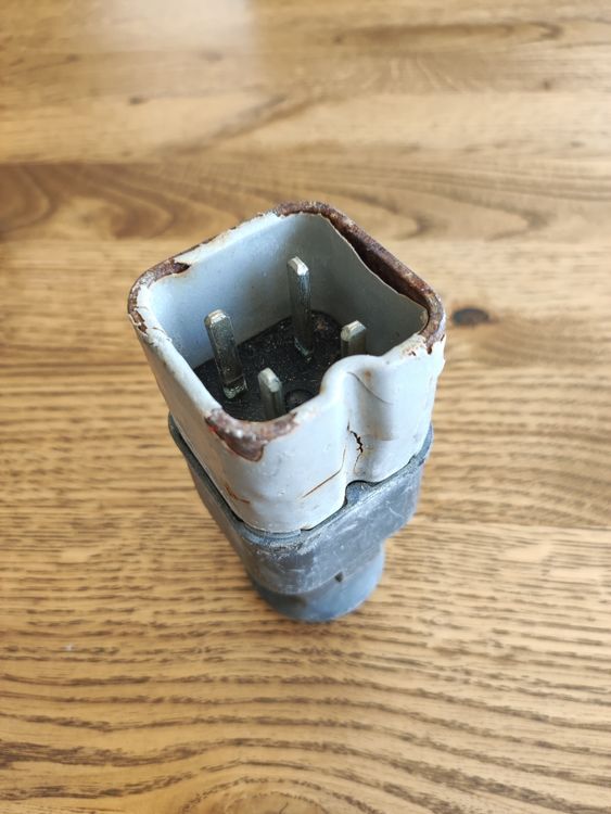 Stecker: J 15 Stecker  – Gebraucht aus Grosswangen von my1886