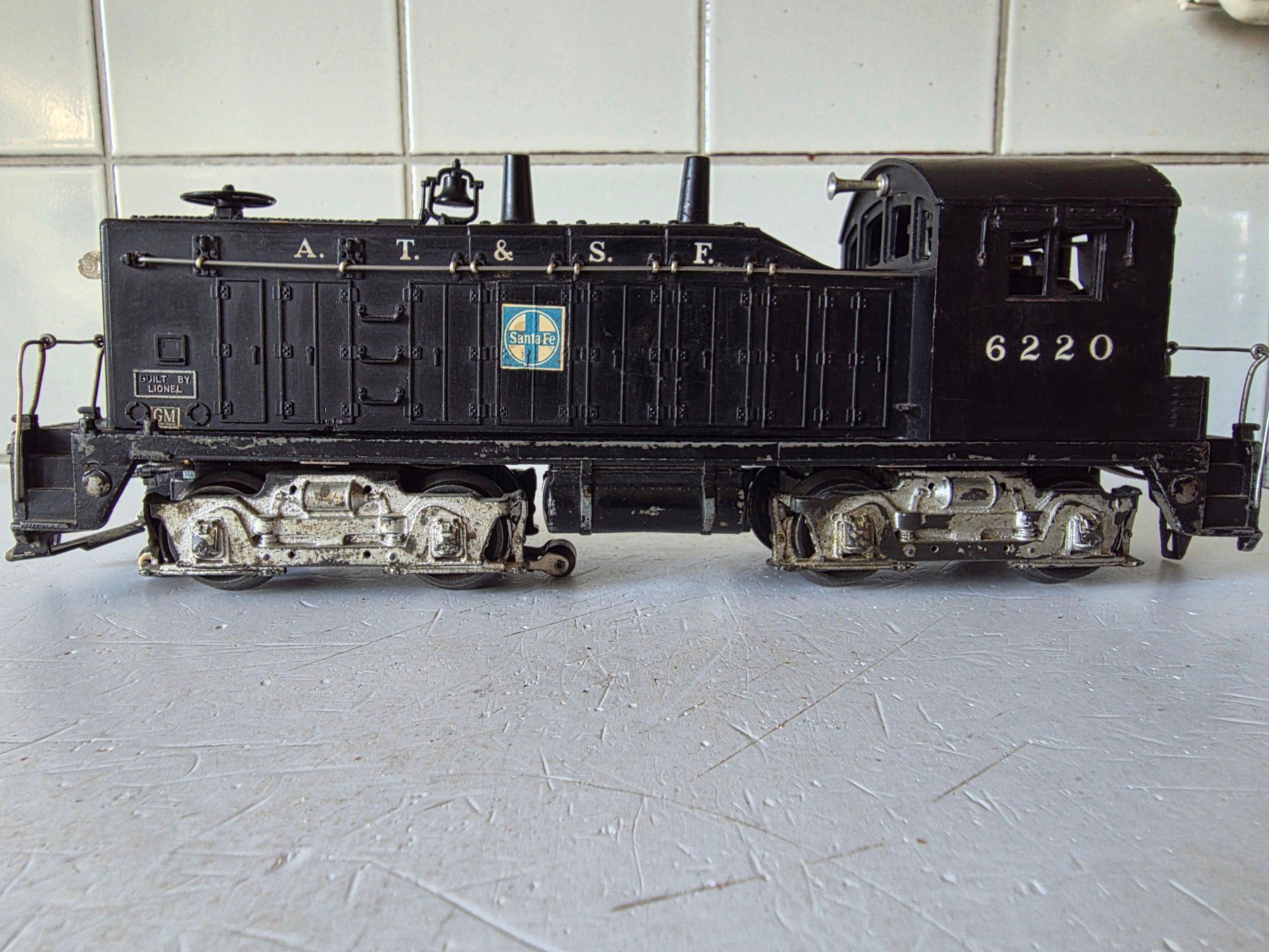 Lionel Modellini di ferrovie: Tenderlok AT&SF, Lok-Nr. 6220 – Usato da Seuzach venduto da Loeckeli01 1