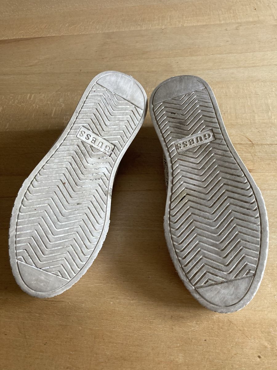 Scarpe da donna: Guess Sneaker Grösse 37/38 – Usato da Rickenbach ZH venduto da Vanijo 2