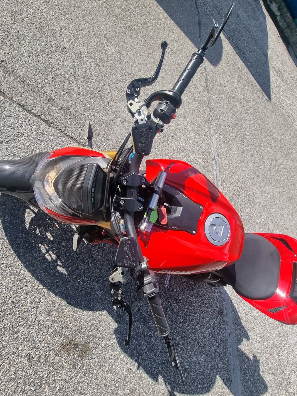 Ducati Strasse: Ducati Streetfighter 1099 S – Gebraucht aus Gamsen von  2