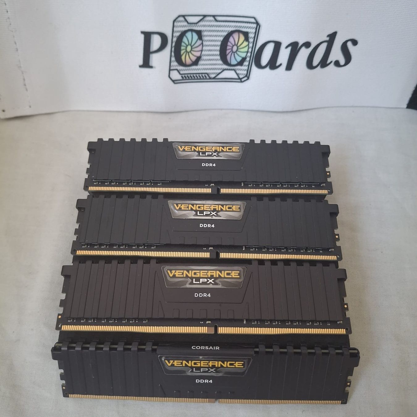Corsair Memoria / RAM: Ram DDR4 Vengence LPX 32GB – Usato da Genève venduto da PC-CARDS