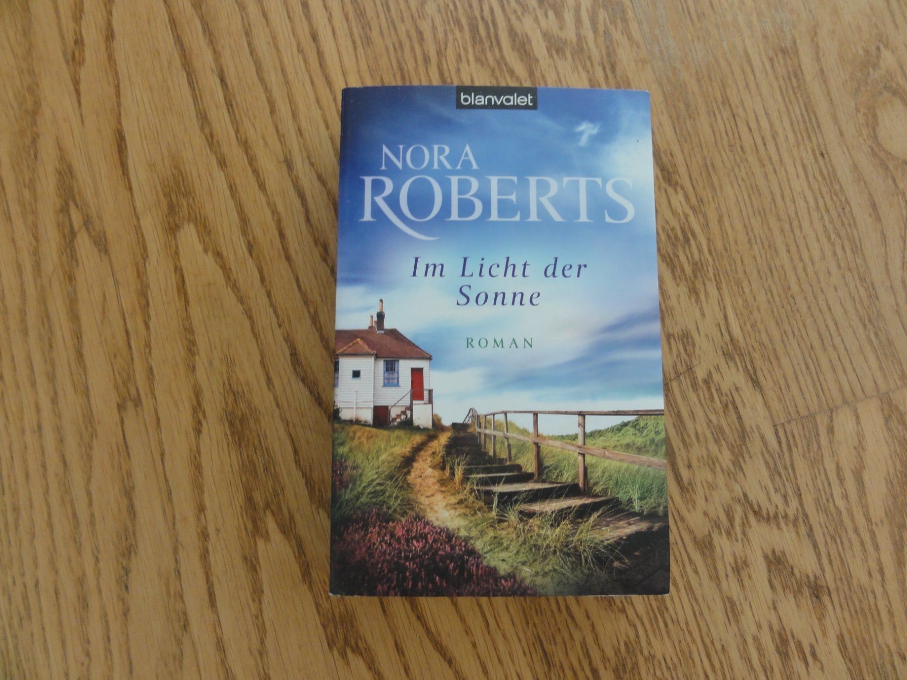 Libri: Nora Roberts: Im Licht der Sonne – Usato da Riedholz venduto da Taweva