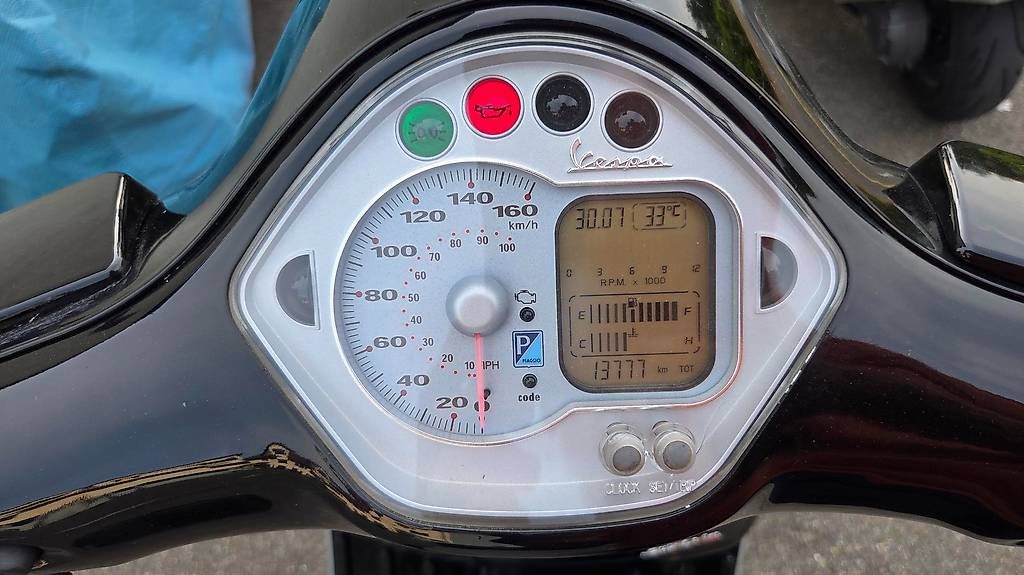 Vespa Scooter: Vespa GTS 250 i.e. – Usato da Zürich venduto da Matba 3