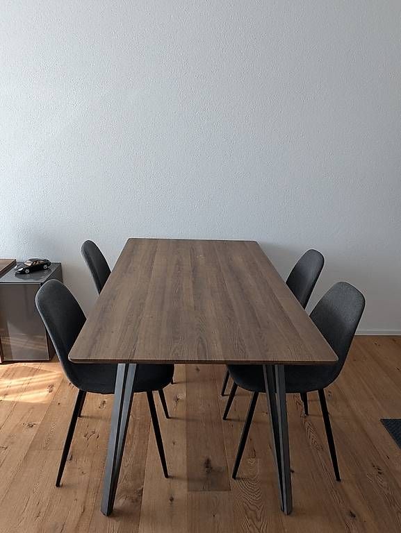Set de table et chaises: Esstisch mit 4 Stühlen – D'occasion à Dietlikon par falessi01