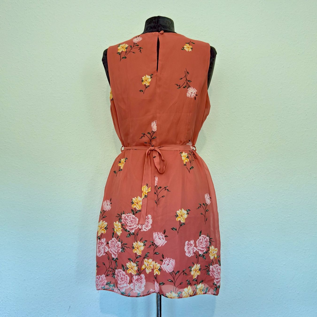 Primark Vestiti: Robe mini en mousseline fleurie – Usato da Thônex venduto da Suisse.Shopping 4