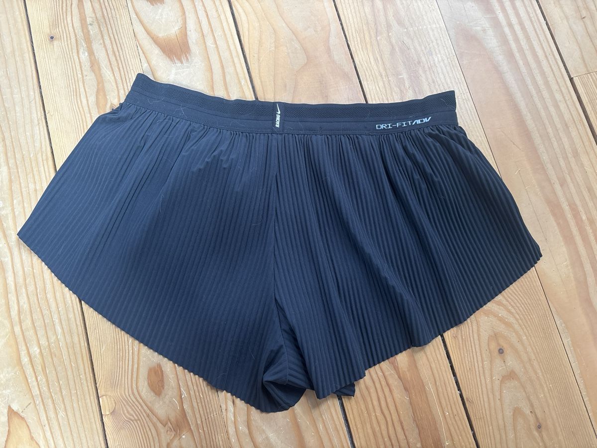 Nike Pantalons: Short aeroswift Nike – D'occasion à Zürich par glaswag 1