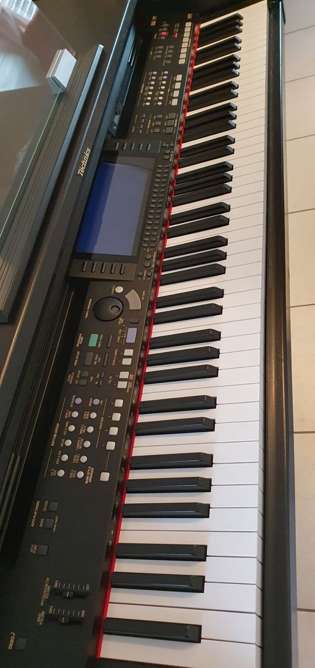 Technics Musikinstrumente: Klavier / E-Piano/ Technics SX-PR604 mit Stuhl und Mikrofon – Gebraucht aus Ottenbach von  9